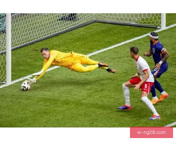 什琴斯尼意甲主场屡献神扑力保球队零封对手赢得关键胜利